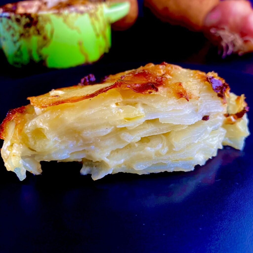 Cheesy Potatoes au Gratin layers