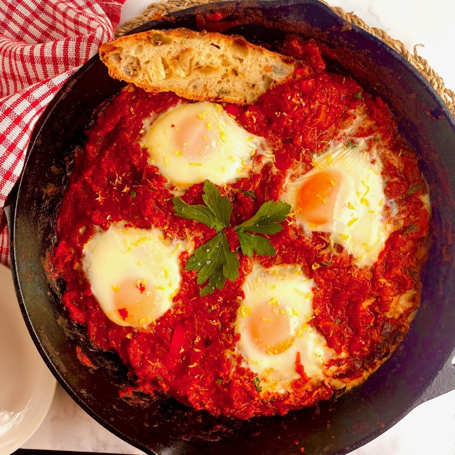 Spicy Harissa Shakshuka