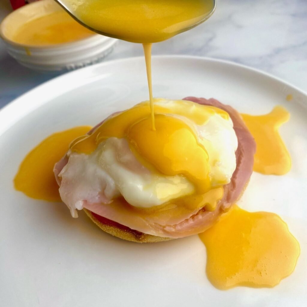 Ham and Eggs Benedict Hollandaise