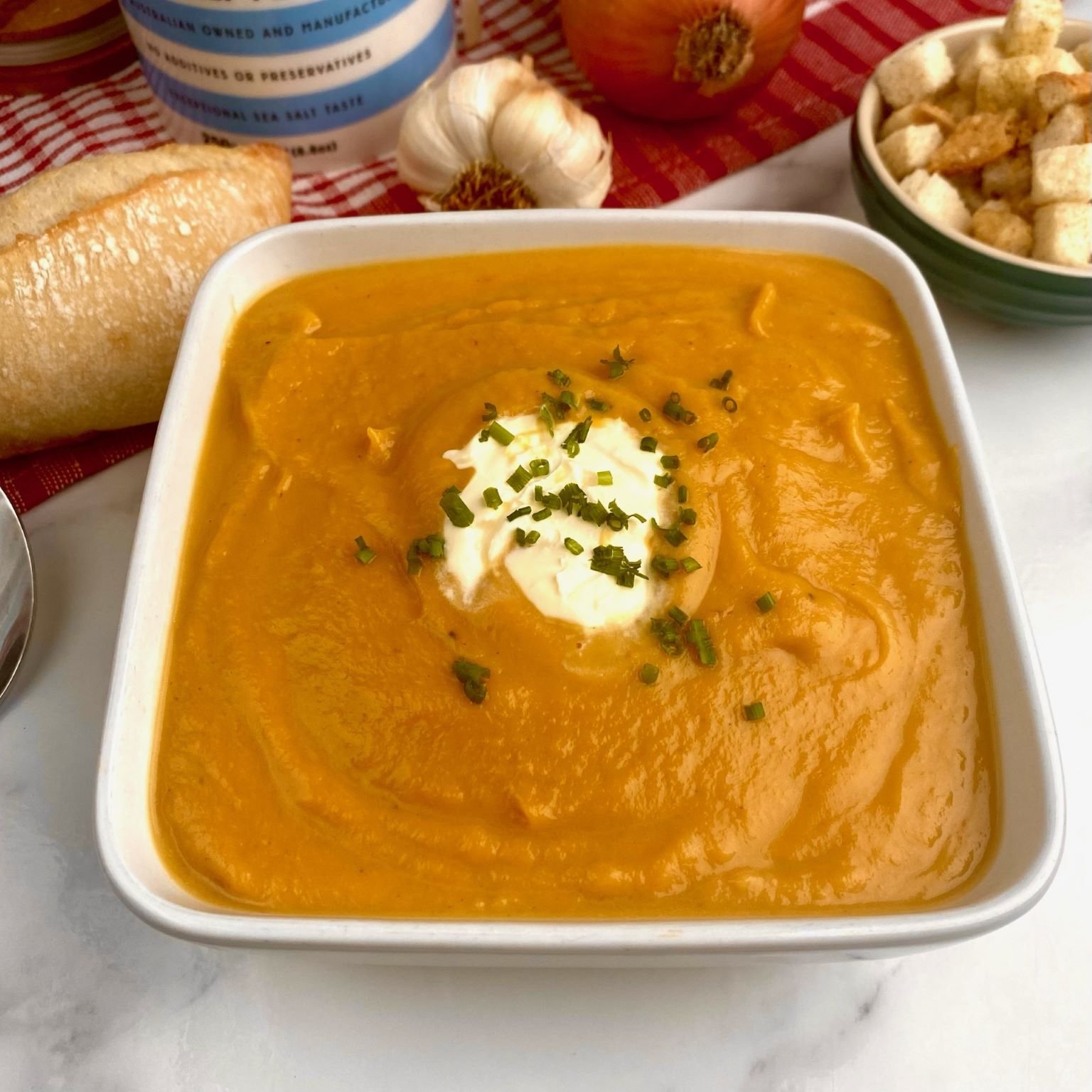 Butternut Squash and Garlic Soup