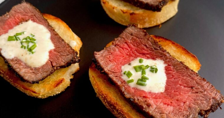 Steak Crostini with Horseradish Cream