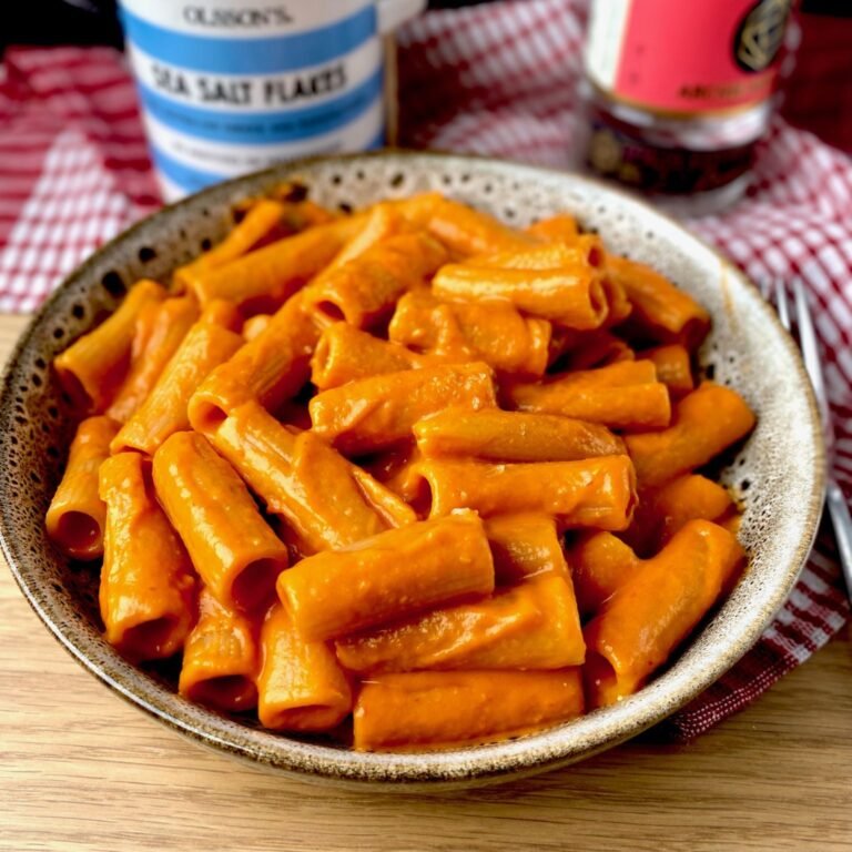Spicy Rigatoni with Vodka Sauce